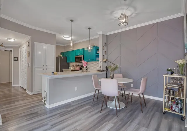 4th image of 2111 Welch St #B201, Houston, TX 77019 | MLS# 64849425