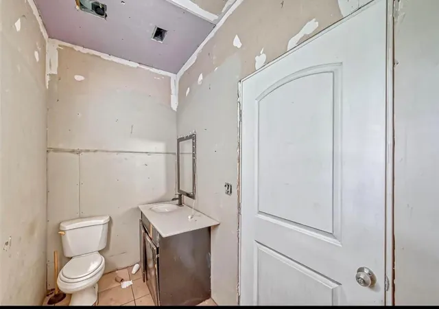 6th image of 5724 Cavalcade St, Houston, TX 77026 | MLS# 19112428