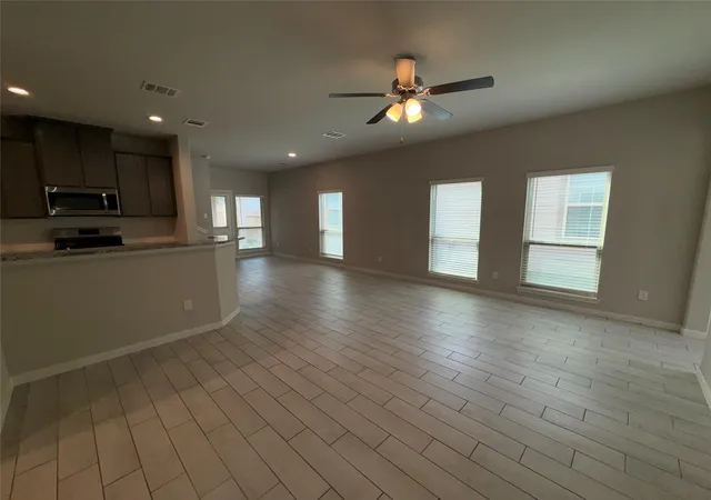 5th image of 412 Emerald Thicket Ln, Huffman, TX 77336 | MLS# 3798954