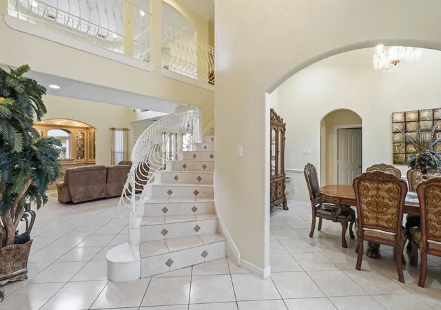 Photo 3 of Single family home for sale at 247 Old Spring Ln, Houston, TX 77015 | MLS# 67181766 | Listing updated on 2026-09-09