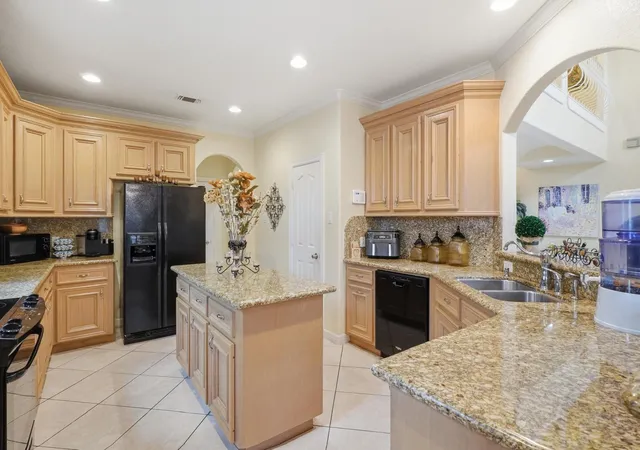 Photo 3 of Single family home for sale at 247 Old Spring Ln, Houston, TX 77015 | MLS# 67181766 | Listing updated on 2026-09-09