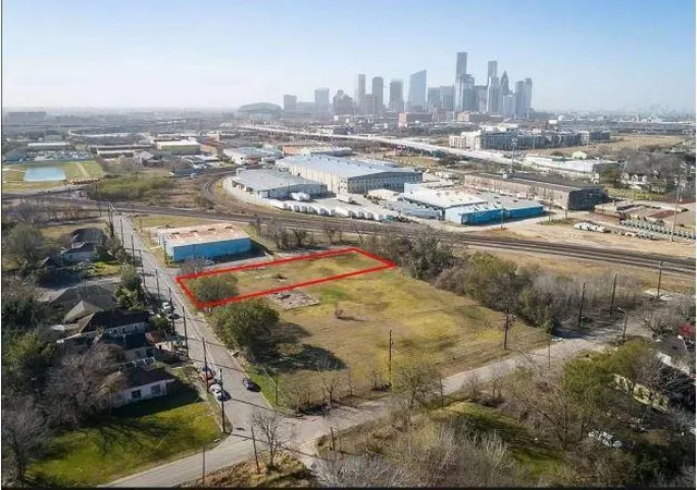 Photo 3 of Land for sale at 2299 Harrington St, Houston, TX 77026 | MLS# 17274712 | Listing updated on 2026-03-29