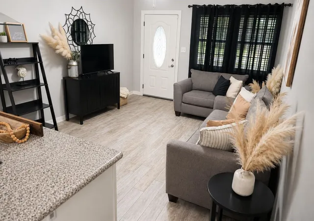 Photo 3 of Single family home for sale at 315 E Janisch Rd, Houston, TX 77022 | MLS# 72753132 | Listing updated on 2026-08-24