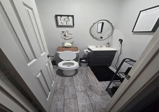 Photo 4 of Single family home for sale at 315 E Janisch Rd, Houston, TX 77022 | MLS# 72753132 | Listing updated on 2026-08-24