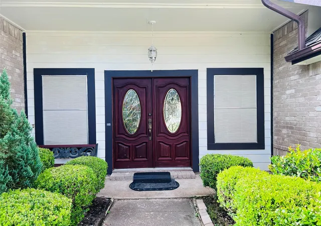Photo 2 of Sale Pending at 6314 Modesto Dr, Houston, TX 77083 | MLS# 67674925 | Listing updated on 2026-09-02
