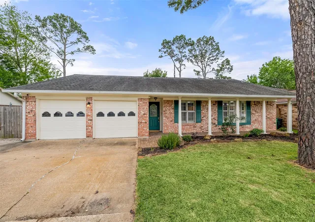 2nd image of 10014 Sweet Gum Ln, Baytown, TX 77521 | MLS# 13939565