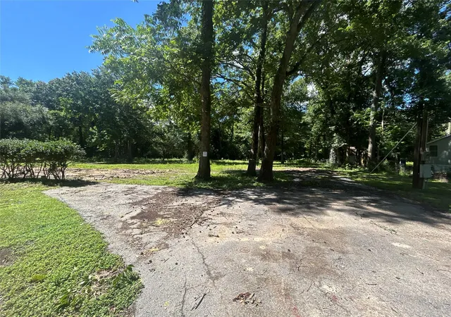Photo 4 of Sale Pending at 938 County Rd 4700, Dayton, TX 77535 | MLS# 33100548 | Listing updated on 2026-10-15
