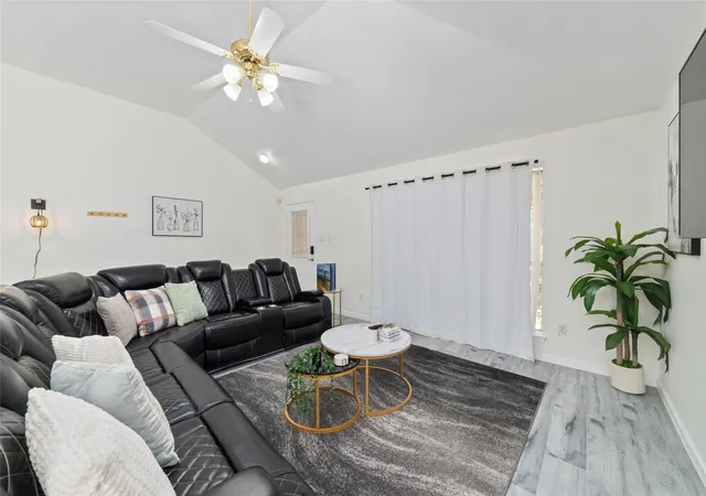 5th image of 3511 Colleen Woods Circle, Houston, TX 77080 | MLS# 97124653