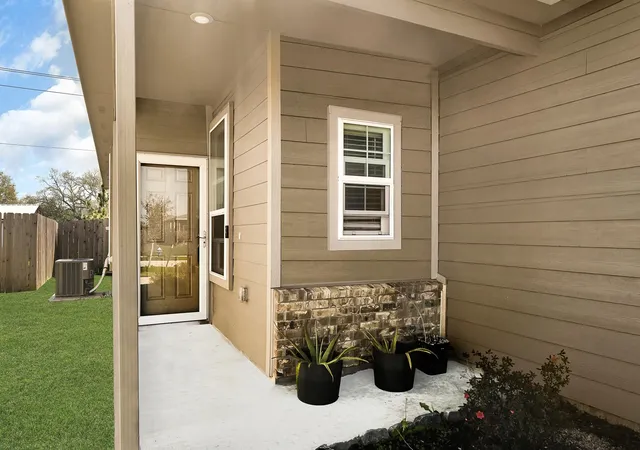 3rd image of 6754 Hobby Wind Ridge Dr, Houston, TX 77075 | MLS# 85748896