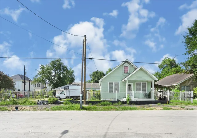 Photo 1 of Single family home for sale at 1166 Luzon St, Houston, TX 77009 | MLS# 82953179 | Listing updated on 2026-08-06