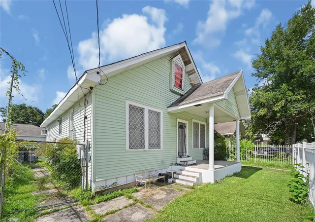 Photo 2 of Single family home for sale at 1166 Luzon St, Houston, TX 77009 | MLS# 82953179 | Listing updated on 2026-08-06