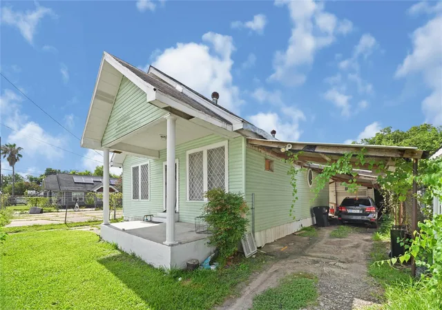 Photo 3 of Single family home for sale at 1166 Luzon St, Houston, TX 77009 | MLS# 82953179 | Listing updated on 2026-08-06