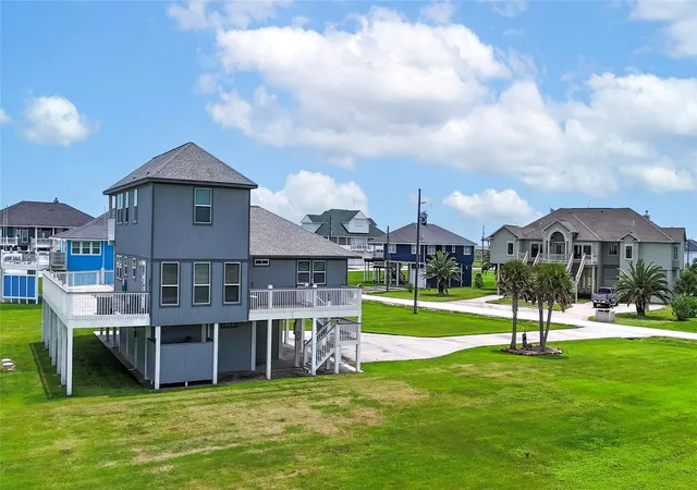 Photo 4 of Single family home for sale at 816 Pinata Dr, Port Bolivar, TX 77650 | MLS# 64607849 | Listing updated on 2026-08-31