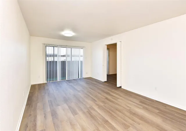 5th image of 3035 Walnut Bend Ln, Houston, TX 77042