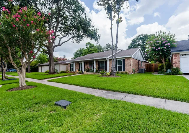 Homes for sale in Houston, TX | 9410 Fairdale Ln, Houston, TX 77063 | MLS# 47543432