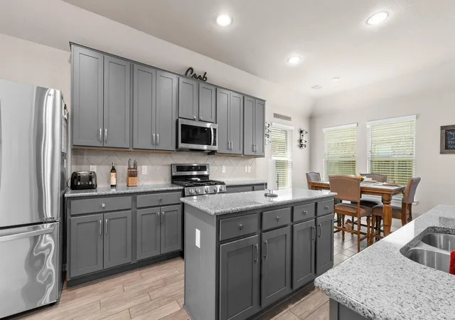 Photo 4 of Single family home for sale at 6807 Little Cypress Crk Trl, Humble, TX 77338 | MLS# 18356797 | Listing updated on 2026-09-19