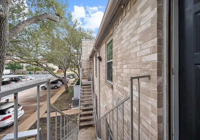 4th image of 10733 Braes Bend Dr, Houston, TX 77071