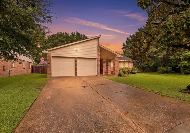 Photo 3 of Single family home for sale at 17506 Favor Bnd Ct, Humble, TX 77396 | MLS# 69187530 | Listing updated on 2026-09-18