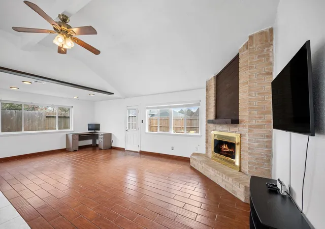 Homes for sale in Friendswood, TX | 2327 Colonial Ridge Dr, Friendswood, TX 77546 | MLS# 52801303