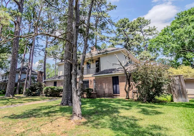 Photo 2 of Single family home for sale at 10610 Dunbrook Dr, Houston, TX 77070 | MLS# 76455378 | Listing updated on 2026-07-28