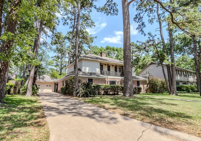 Photo 3 of Single family home for sale at 10610 Dunbrook Dr, Houston, TX 77070 | MLS# 76455378 | Listing updated on 2026-07-28