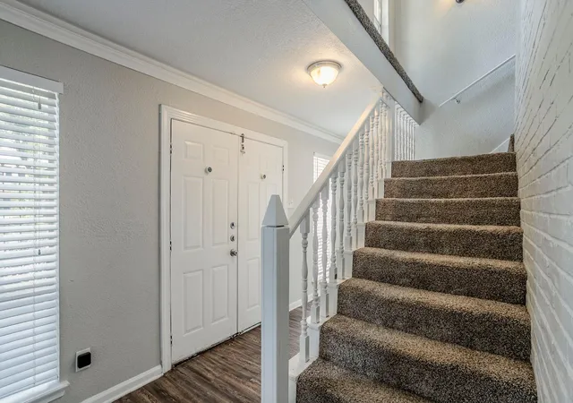 Photo 4 of Single family home for sale at 10610 Dunbrook Dr, Houston, TX 77070 | MLS# 76455378 | Listing updated on 2026-07-28