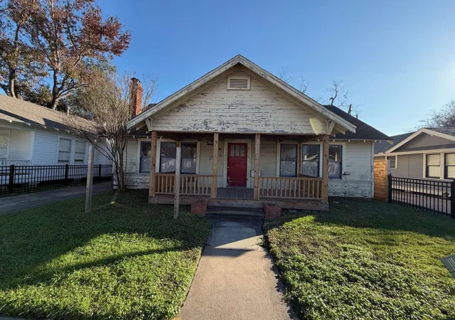 Photo 1 of Single family home for sale at 1120 E 14th Street, Houston, TX 77009 | MLS# 78983710 | Listing updated on 2026-09-08