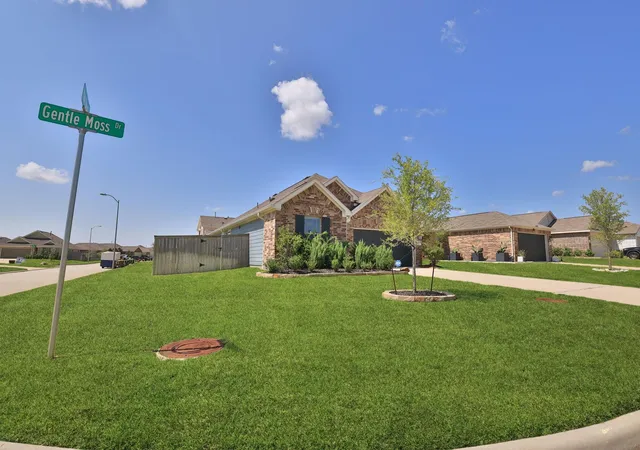 Photo 2 of Single family home for sale at 952 Gentle Moss Dr, Magnolia, TX 77354 | MLS# 96896420 | Listing updated on 2026-08-07