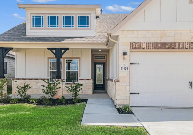 Photo 3 of Single family home for sale at 11024 Ondrea, Willis, TX 77318 | MLS# 25912315 | Listing updated on 2026-10-04