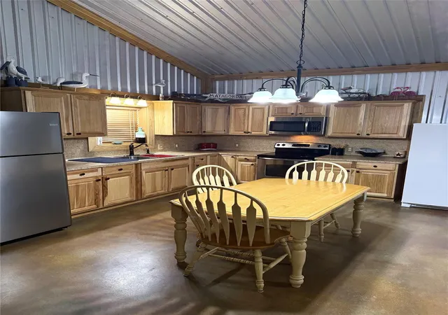 4th image of 582 Peach St, Matagorda, TX 77457 | MLS# 69362988