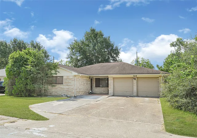 1st image of 709 Queens Rd, Pasadena, TX 77502 | MLS# 61952726