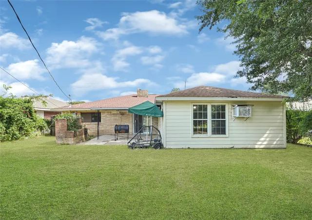21st image of 709 Queens Rd, Pasadena, TX 77502 | MLS# 61952726