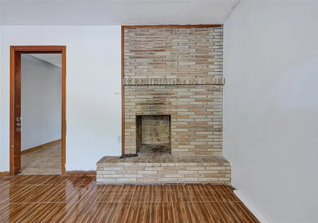 4th image of 709 Queens Rd, Pasadena, TX 77502 | MLS# 61952726