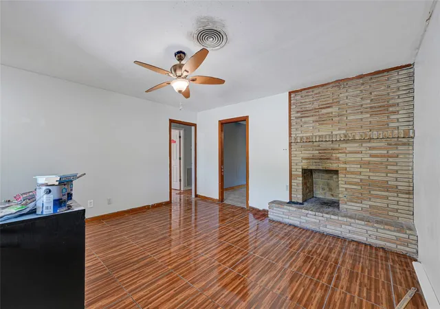 5th image of 709 Queens Rd, Pasadena, TX 77502 | MLS# 61952726