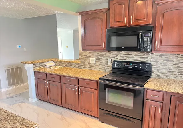 Photo 4 of Single family home for sale at 13411 Natasha Ln, Houston, TX 77015 | MLS# 33903017 | Listing updated on 2026-09-09