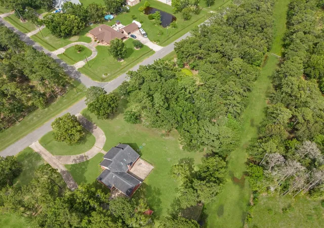 3rd image of 205 Mohawk Ln, Wallisville, TX 77597 | MLS# 77023936