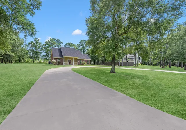 5th image of 205 Mohawk Ln, Wallisville, TX 77597 | MLS# 77023936