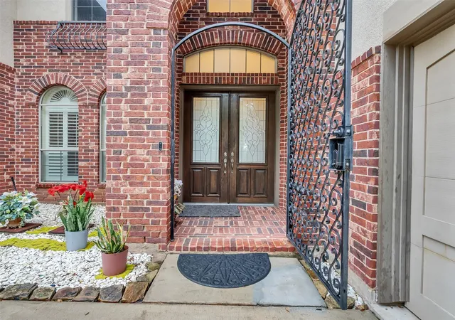 Photo 3 of Single family home for sale at 4702 Burclare Ct, Sugar Land, TX 77479 | MLS# 18913349 | Listing updated on 2026-10-03
