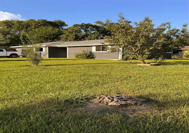 3rd image of 3890 Bristol Dr, Beaumont, TX 77707 | MLS# 84857996