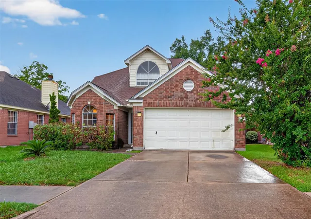Photo 3 of Single family home for sale at 2446 Kenbridge Dr, Houston, TX 77067 | MLS# 4900399 | Listing updated on 2026-09-17