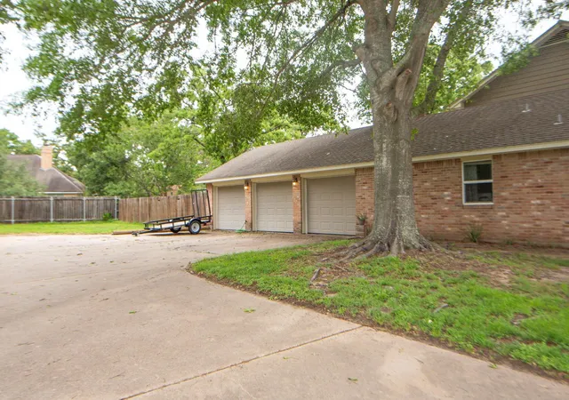 Homes for sale in Brenham, TX | 3000 Shadow Lawn St, Brenham, TX 77833 | MLS# 75684538