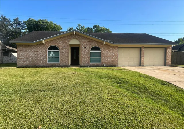 Photo 1 of Sale Pending at 2305 Kingsway Dr, League City, TX 77573 | MLS# 49718971 | Listing updated on 2026-09-14