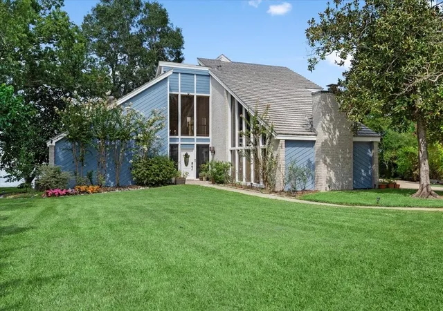 Photo 2 of Single family home for sale at 20347 Allegro Shrs Ln, Humble, TX 77346 | MLS# 13308031 | Listing updated on 2026-08-22