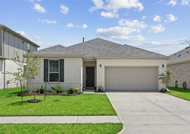 2nd image of 338 Paso Fino Dr, Alvin, TX 77511 | MLS# 18367118