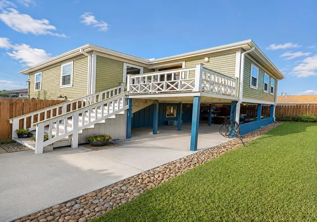Photo 1 of Single family home for sale at 1011 30th Rear St, Galveston, TX 77550 | MLS# 49587609 | Listing updated on 2026-05-18