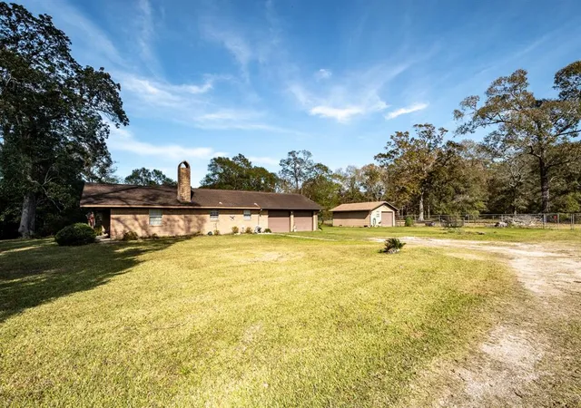 Photo 2 of Single family home for sale at 10488 Fostoria Rd, Cleveland, TX 77328 | MLS# 45850261 | Listing updated on 2025-11-17