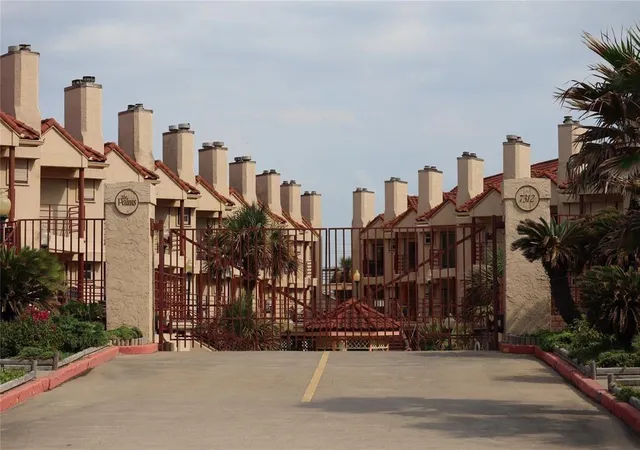 2nd image of 7312 Seawall Blvd, Galveston, TX 77551