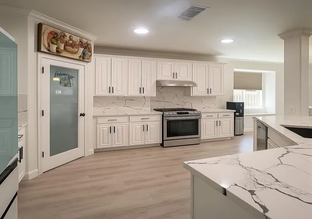 Photo 3 of Single family home for sale at 1905 Emerald Breeze Ct, Houston, TX 77089 | MLS# 63881125 | Listing updated on 2026-09-21