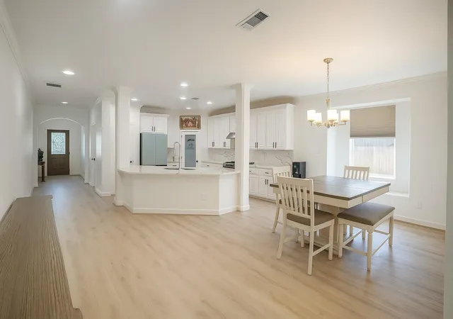 Photo 3 of Single family home for sale at 1905 Emerald Breeze Ct, Houston, TX 77089 | MLS# 63881125 | Listing updated on 2026-09-21