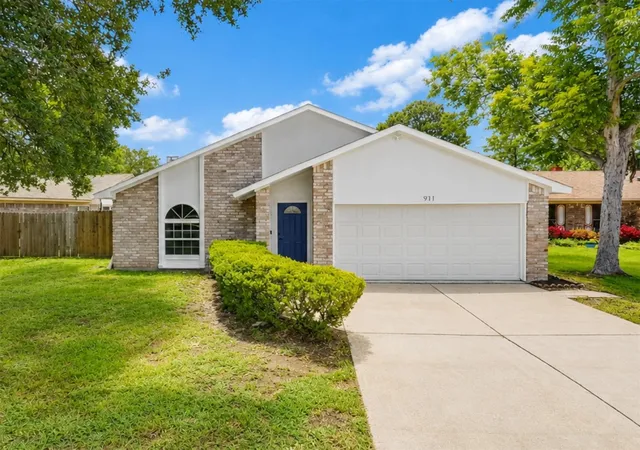 Photo 1 of Sale Pending at 911 Golden W Dr, Katy, TX 77450 | MLS# 22796522 | Listing updated on 2026-08-29